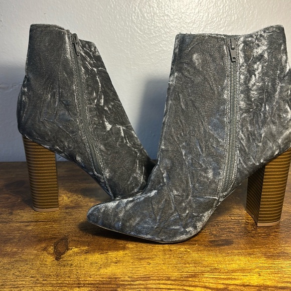 Gray Velvet Like Pointed Bootie with Heel NWOT - Picture 6 of 8